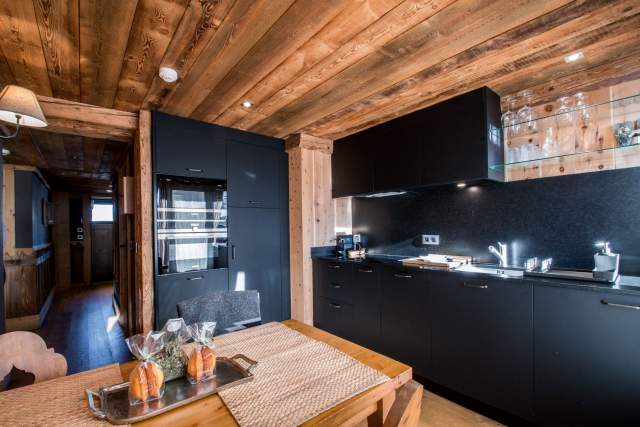 Location Paccard by Hermitage · Cuisine · Maison &amp; Appartements au centre de Chamonix